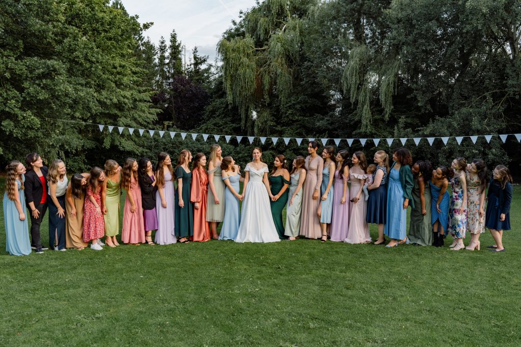 Brautpaar im Schlossgarten – Hochzeitsfotografie Mosipictures