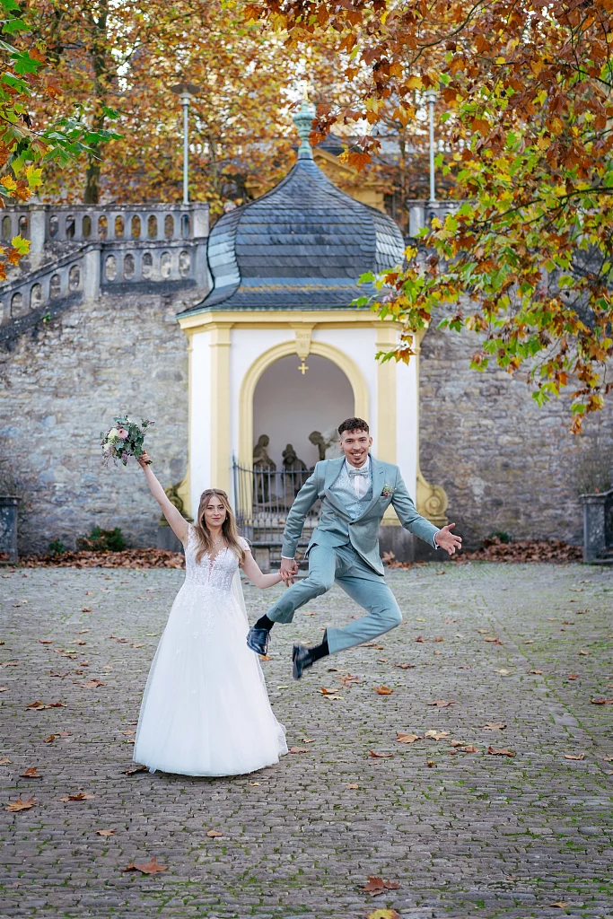 Hochzeit über den Dächern: Brautpaar Damaris und Jonatan – Hochzeitsfotografie von Mosipictures