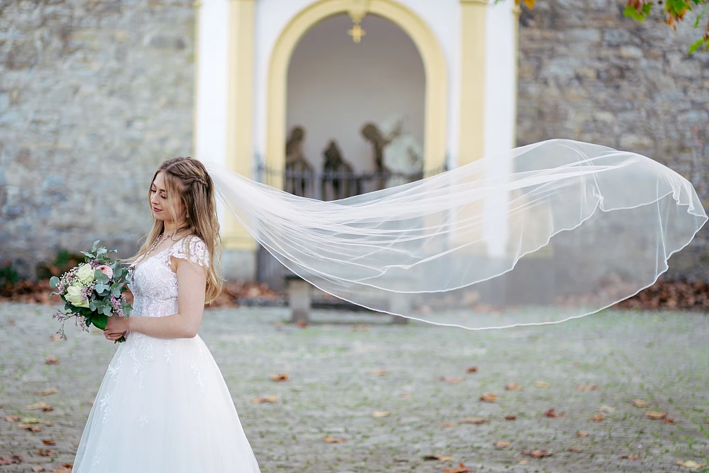 Hochzeit über den Dächern: Brautpaar Damaris und Jonatan – Hochzeitsfotografie von Mosipictures